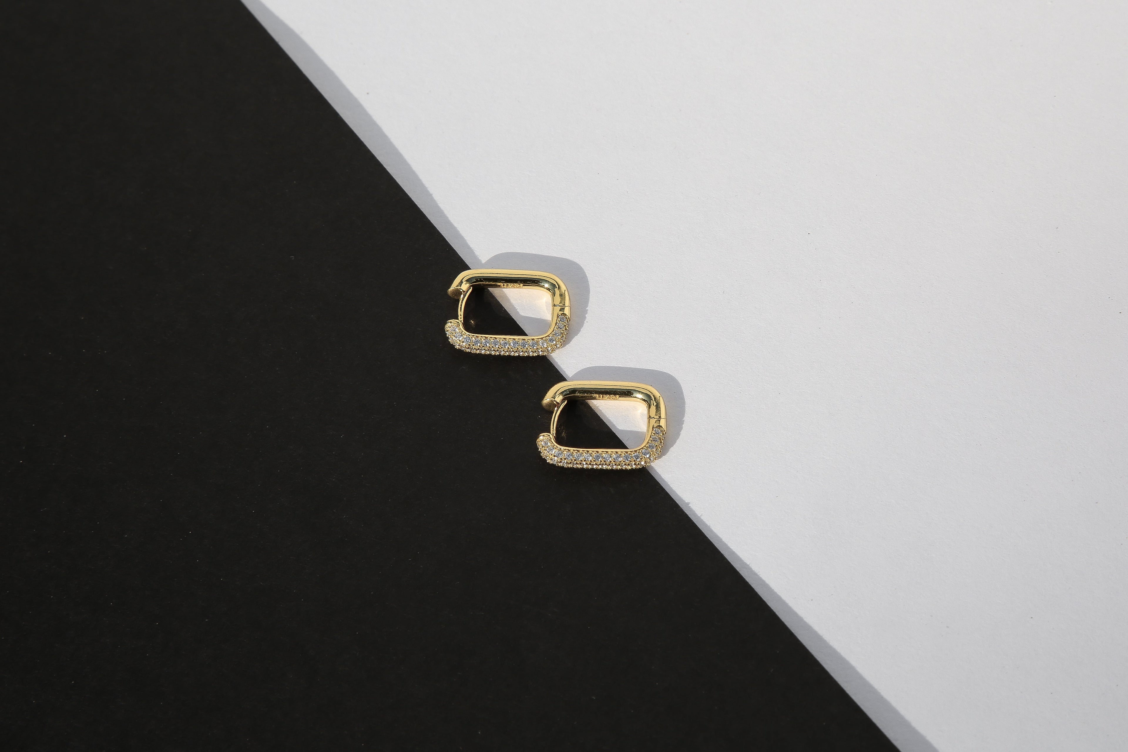 Top Trends in Initial Jewelry: Pendants, Necklaces, And More